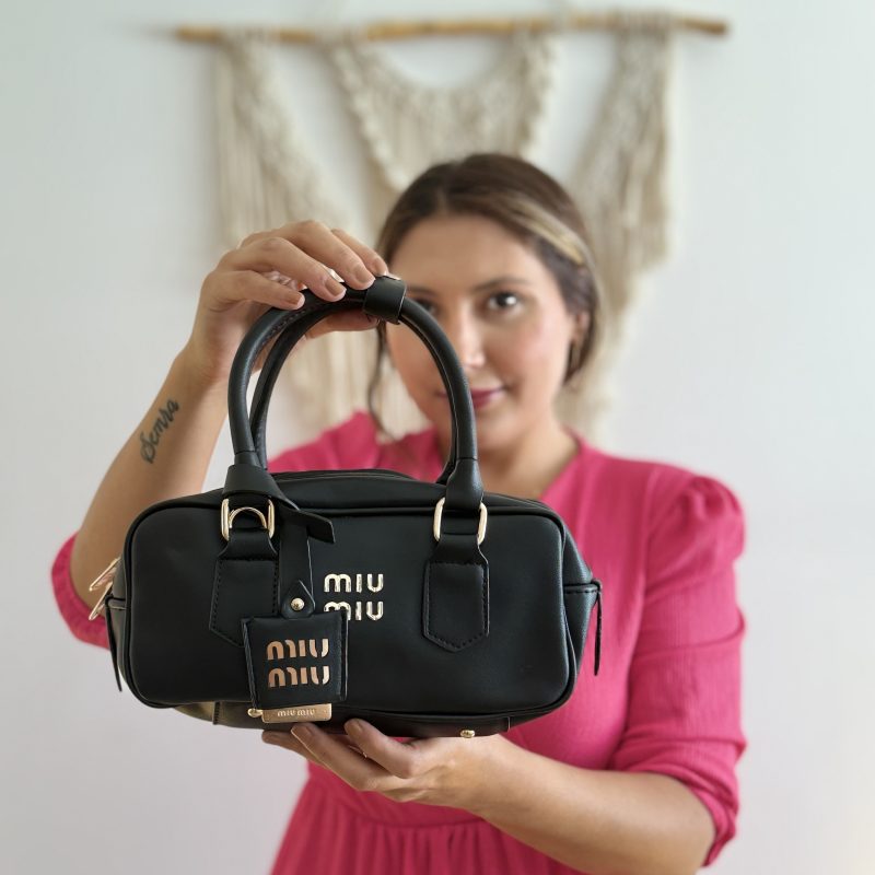 Mi model siyah deri çanta